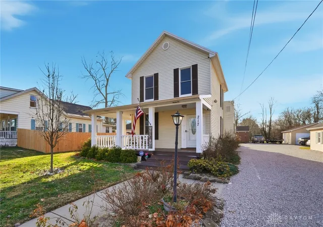 2nd image of 217 W Fosters Maineville Rd, Maineville, OH 45039 | MLS# 955757