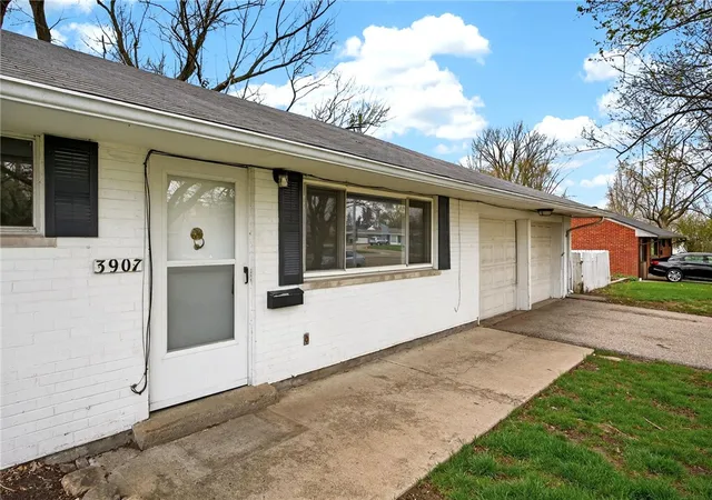 4th image of 3907 Ackerman Blvd, Dayton, OH 45429 | MLS# 955641