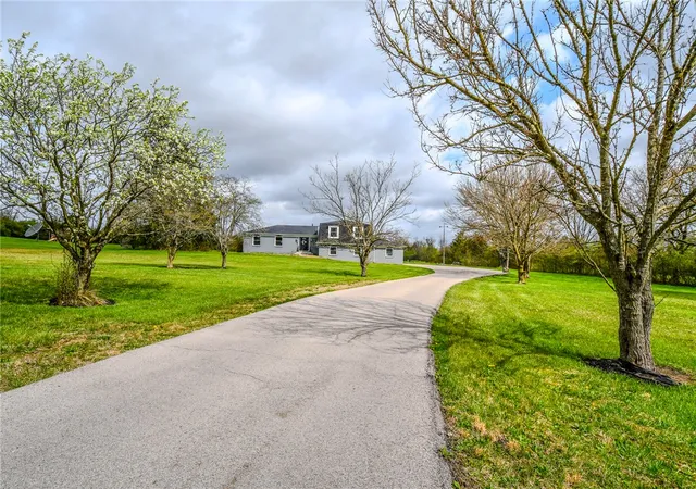 2nd image of 6169 Dayton Farmersville Rd, Jefferson Twp, OH 45417 | MLS# 955793