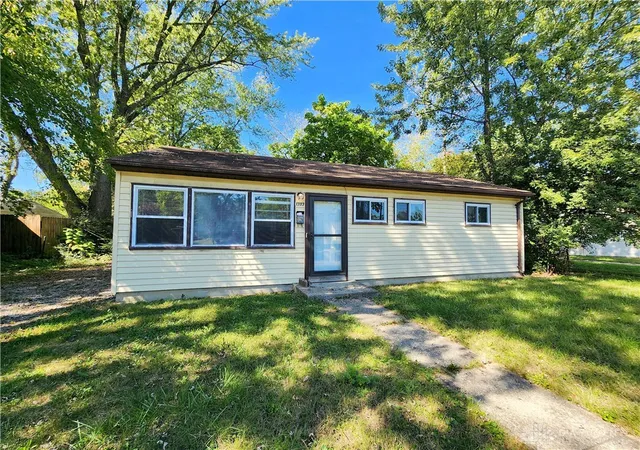 Homes for sale in Dayton, OH | 1303 Graystone Dr, Dayton, OH 45417 | MLS# 955873