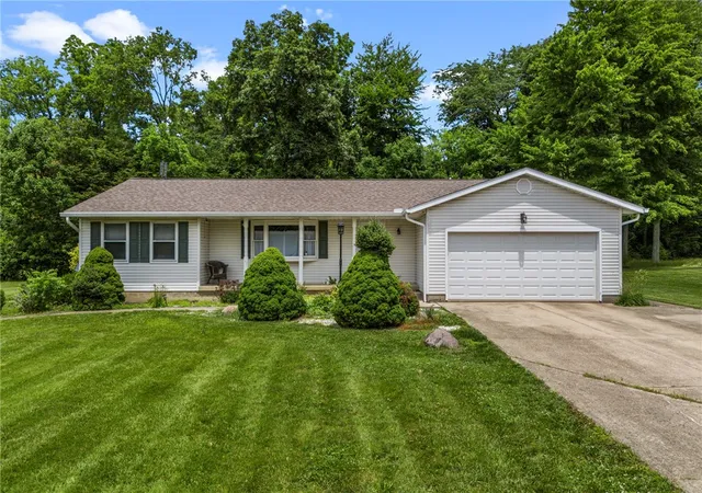Homes for sale in Xenia Twp, OH | 203 N Bickett Rd, Xenia Twp, OH 45385 | MLS# 955731