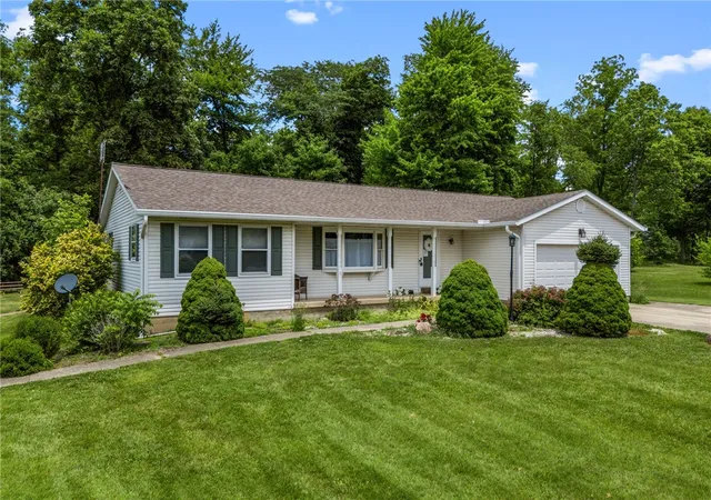 Homes for sale in Xenia Twp, OH | 203 N Bickett Rd, Xenia Twp, OH 45385 | MLS# 955731