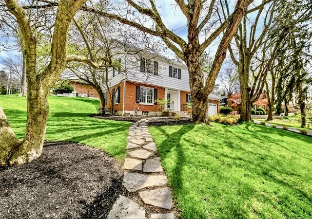 1st image of 1500 Devereux Dr, Oakwood, OH 45419 | MLS# 956016