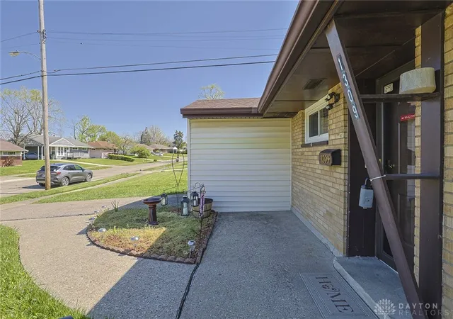 Photo 3 of Single family home for sale at 1309 Aldrich Ave, Cincinnati, OH 45231 | MLS# 956118 | Listing updated on 2026-04-23