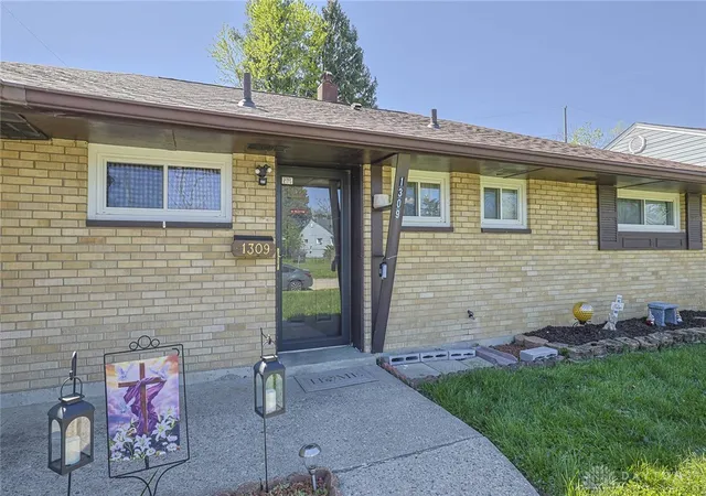 Photo 3 of Single family home for sale at 1309 Aldrich Ave, Cincinnati, OH 45231 | MLS# 956118 | Listing updated on 2026-04-23