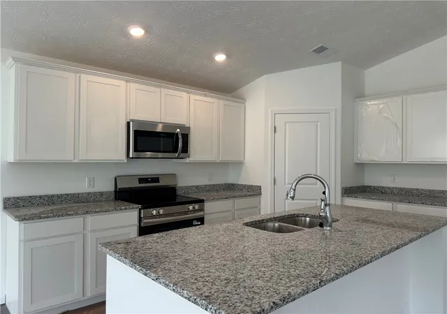 Photo 4 of Sale Pending at 1240 Wind Rock Dr, Tipp City, OH 45373 | MLS# 956162 | Listing updated on 2026-09-24