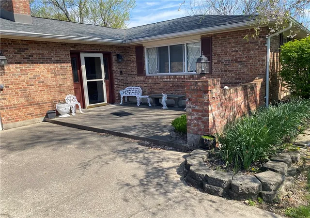 Homes for sale in Germantown, OH | 618 Farmersville Germantown Pike, Germantown, OH 45327 | MLS# 956376