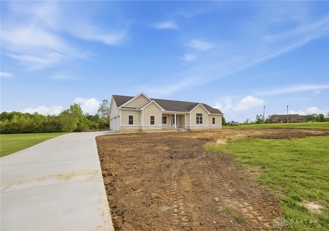 Photo 2 of Single family home for sale at 4600 Beal Rd, Franklin, OH 45005 | MLS# 955069 | Listing updated on 2026-07-15