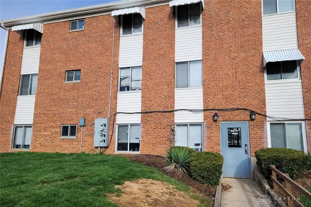 Listing Photo 2 - Condo for sale in 5675 Coach Dr located at 5675 Coach Dr, Dayton, OH 45440 - Unit 5675 Coach Dr