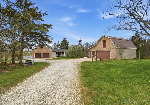 Homes for sale in Springfield, OH | 7553 Coffin Station Rd, Springfield, OH 45502 | MLS# 956366
