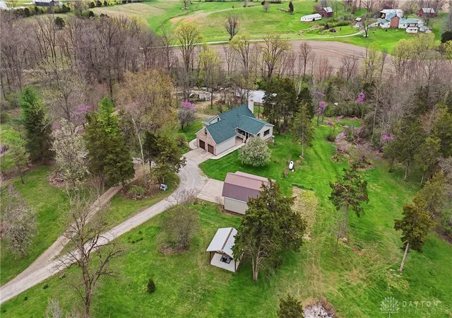 Homes for sale in Springfield, OH | 7553 Coffin Station Rd, Springfield, OH 45502 | MLS# 956366