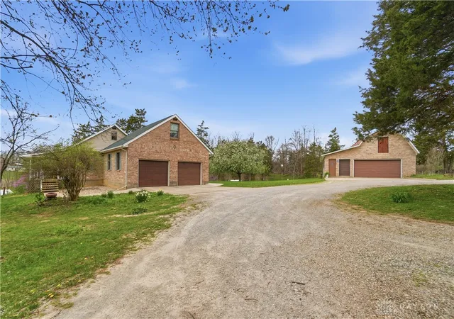 Homes for sale in Springfield, OH | 7553 Coffin Station Rd, Springfield, OH 45502 | MLS# 956366