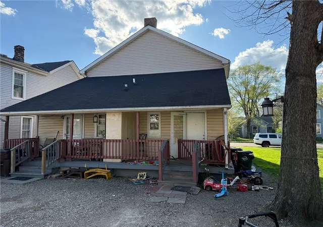 Listing Photo 2 - Condo for sale in building located at 529 Baltimore St, Middletown, OH 45044 - Unit #