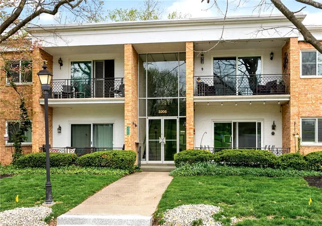 Homes for sale in Kettering, OH | 3205 Southdale Dr #3, Kettering, OH 45409 | MLS# 956608