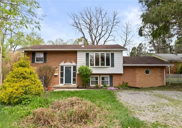 Homes for sale in Yellow Springs Vlg, OH | 117 Allen St, Yellow Springs Vlg, OH 45387 | MLS# 956817