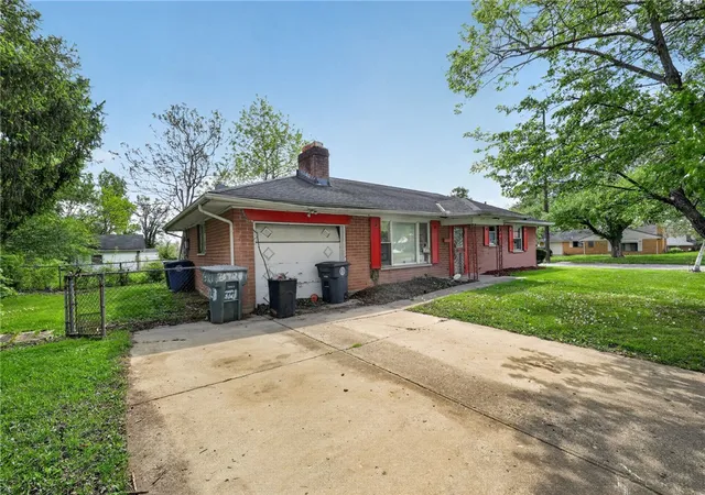 Homes for sale in Dayton, OH | 4372 Ardery Dr, Dayton, OH 45406 | MLS# 956437