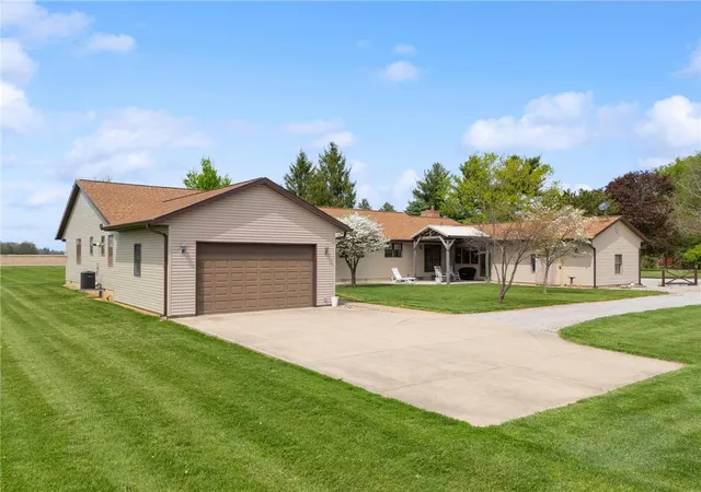 Photo 4 of Single family home for sale at 4971 Lackey Rd, Cedarville, OH 45314 | MLS# 956982 | Listing updated on 2026-08-29