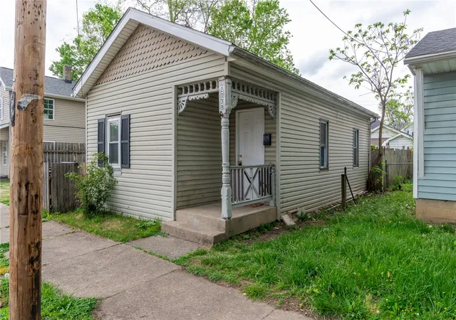 2nd image of 2039 Howard Ave, Middletown, OH 45044 | MLS# 956478