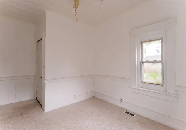 3rd image of 2039 Howard Ave, Middletown, OH 45044 | MLS# 956478