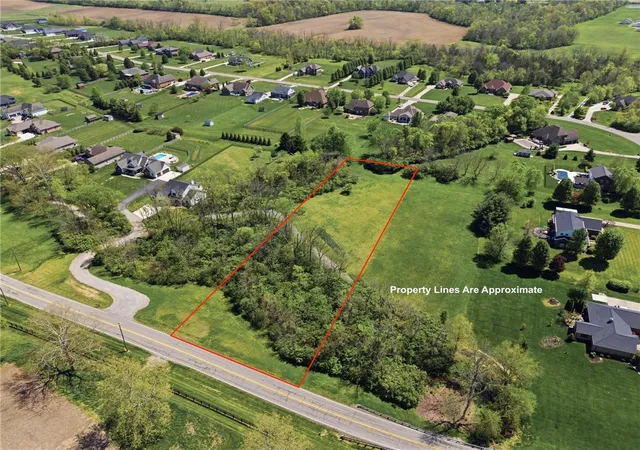 Homes for sale in Lebanon, OH | 1229 E Pekin Rd, Lebanon, OH 45036 | MLS# 957062