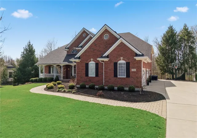 Homes for sale in Clearcreek Twp, OH | 7701 Woodbridge Ct, Clearcreek Twp, OH 45066 | MLS# 957156