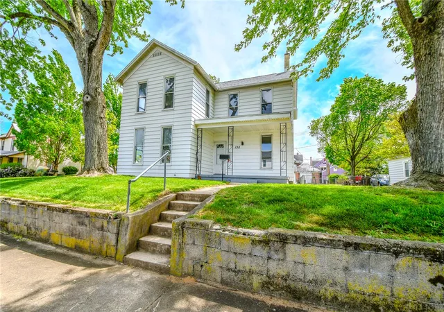 3rd image of 138 E Main St, West Carrollton, OH 45449 | MLS# 957282