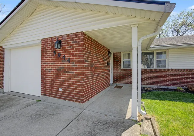 Homes for sale in Huber Heights, OH | 5944 Corsica Dr, Huber Heights, OH 45424 | MLS# 956189