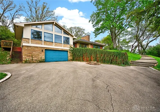 3rd image of 3183 Locust Camp Rd, Dayton, OH 45419 | MLS# 957315