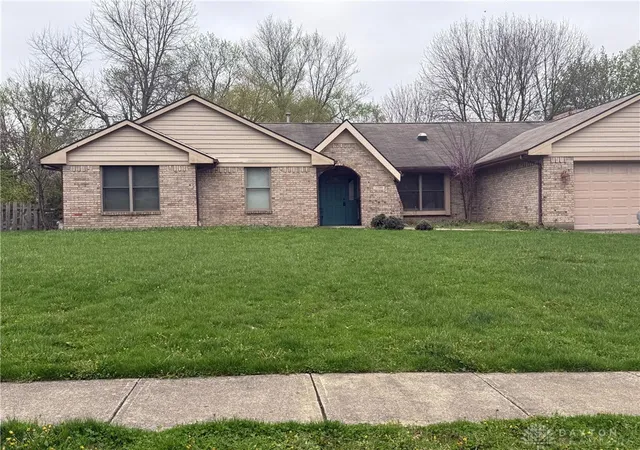 Homes for sale in Beavercreek, OH | 3399 Mill Run Dr, Beavercreek, OH 45432 | MLS# 957085