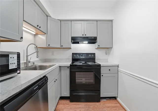 3rd image of 5655 E Coach Dr #H, Dayton, OH 45440 | MLS# 957384