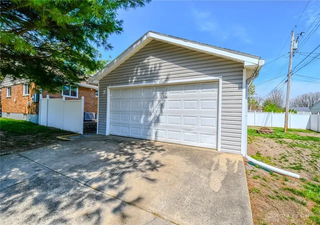 Photo 4 of Single family home for sale at 550 Alma Ave, Miamisburg, OH 45342 | MLS# 957201 | Listing updated on 2026-05-06