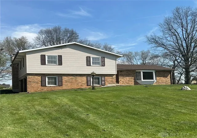 Homes for sale in Springfield Twp, OH | 758 Oneida Dr, Springfield Twp, OH 45502 | MLS# 957473