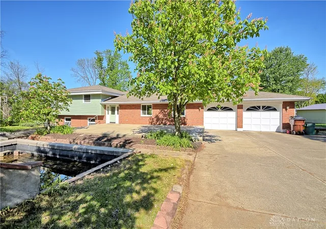 1st image of 122 Cherry Hill Dr, Beavercreek, OH 45440 | MLS# 957498
