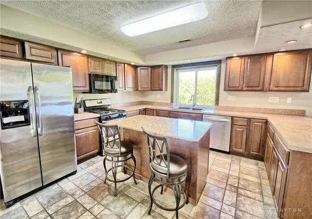 4th image of 122 Cherry Hill Dr, Beavercreek, OH 45440 | MLS# 957498