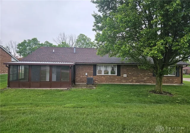 Homes for sale in Springfield, OH | 1141 W Brixton Dr, Springfield, OH 45503 | MLS# 957824