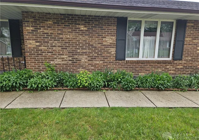 Homes for sale in Springfield, OH | 1141 W Brixton Dr, Springfield, OH 45503 | MLS# 957824