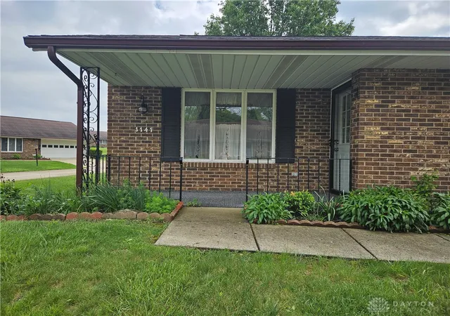 Homes for sale in Springfield, OH | 1141 W Brixton Dr, Springfield, OH 45503 | MLS# 957824