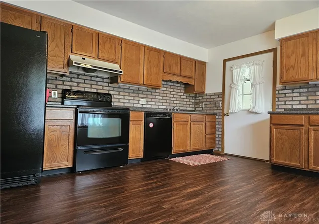 Homes for sale in Springfield, OH | 1141 W Brixton Dr, Springfield, OH 45503 | MLS# 957824