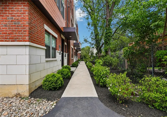 Homes for sale in Cincinnati, OH | 3906 Edwards Rd #C, Cincinnati, OH 45209 | MLS# 957882