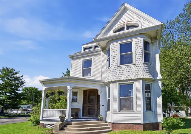 2nd image of 3 E Xenia Dr, Fairborn, OH 45324 | MLS# 957662