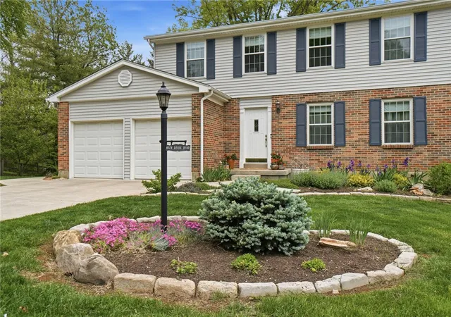 Homes for sale in Bellbrook, OH | 4024 Locus Bend Dr, Bellbrook, OH 45440 | MLS# 956975