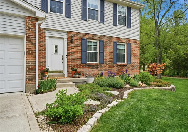 Homes for sale in Bellbrook, OH | 4024 Locus Bend Dr, Bellbrook, OH 45440 | MLS# 956975