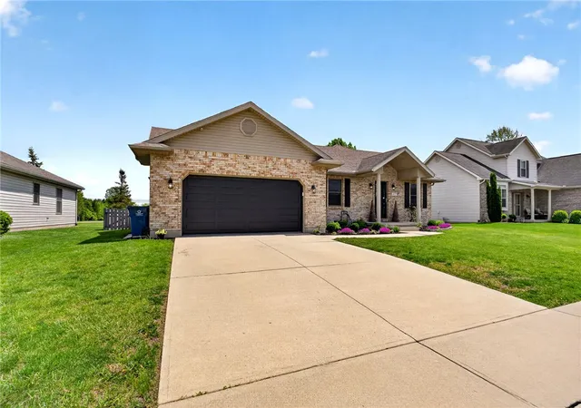 Homes for sale in Tipp City, OH | 412 Clover Hill Dr, Tipp City, OH 45371 | MLS# 957909