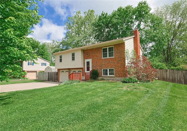 Homes for sale in Batavia, OH | 128 Maplewood Dr, Batavia, OH 45103 | MLS# 957938