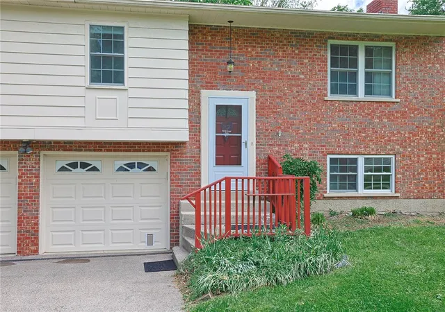 Homes for sale in Batavia, OH | 128 Maplewood Dr, Batavia, OH 45103 | MLS# 957938