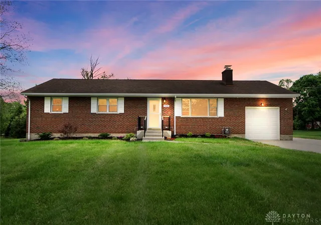 Photo 1 of Sale Pending at 944 Indianwood Dr, Mason, OH 45040 | MLS# 958031 | Listing updated on 2026-05-07