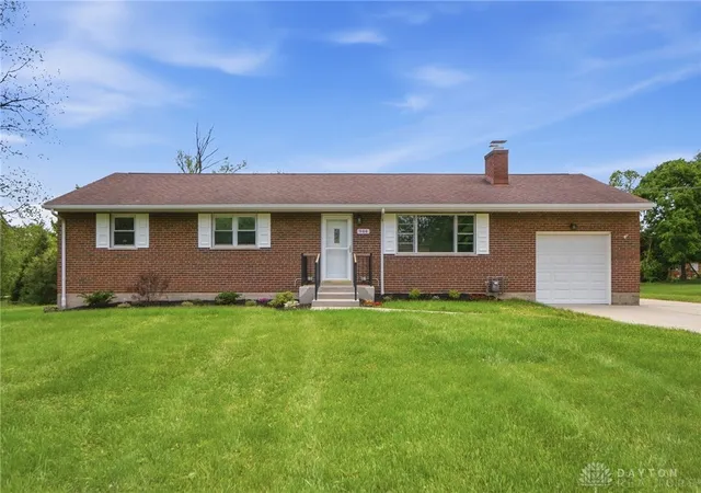 Photo 2 of Sale Pending at 944 Indianwood Dr, Mason, OH 45040 | MLS# 958031 | Listing updated on 2026-05-07