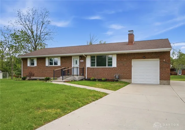 Photo 3 of Sale Pending at 944 Indianwood Dr, Mason, OH 45040 | MLS# 958031 | Listing updated on 2026-05-07