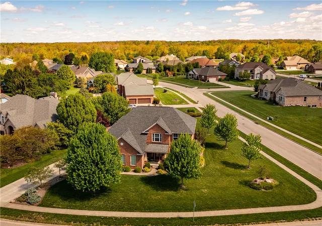 636 Brookmeade Ct, Beavercreek, OH 45434 | MLS# 957921 | Houzeo