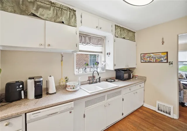 5th image of 225 Cushing Ave, Dayton, OH 45429 | MLS# 957150